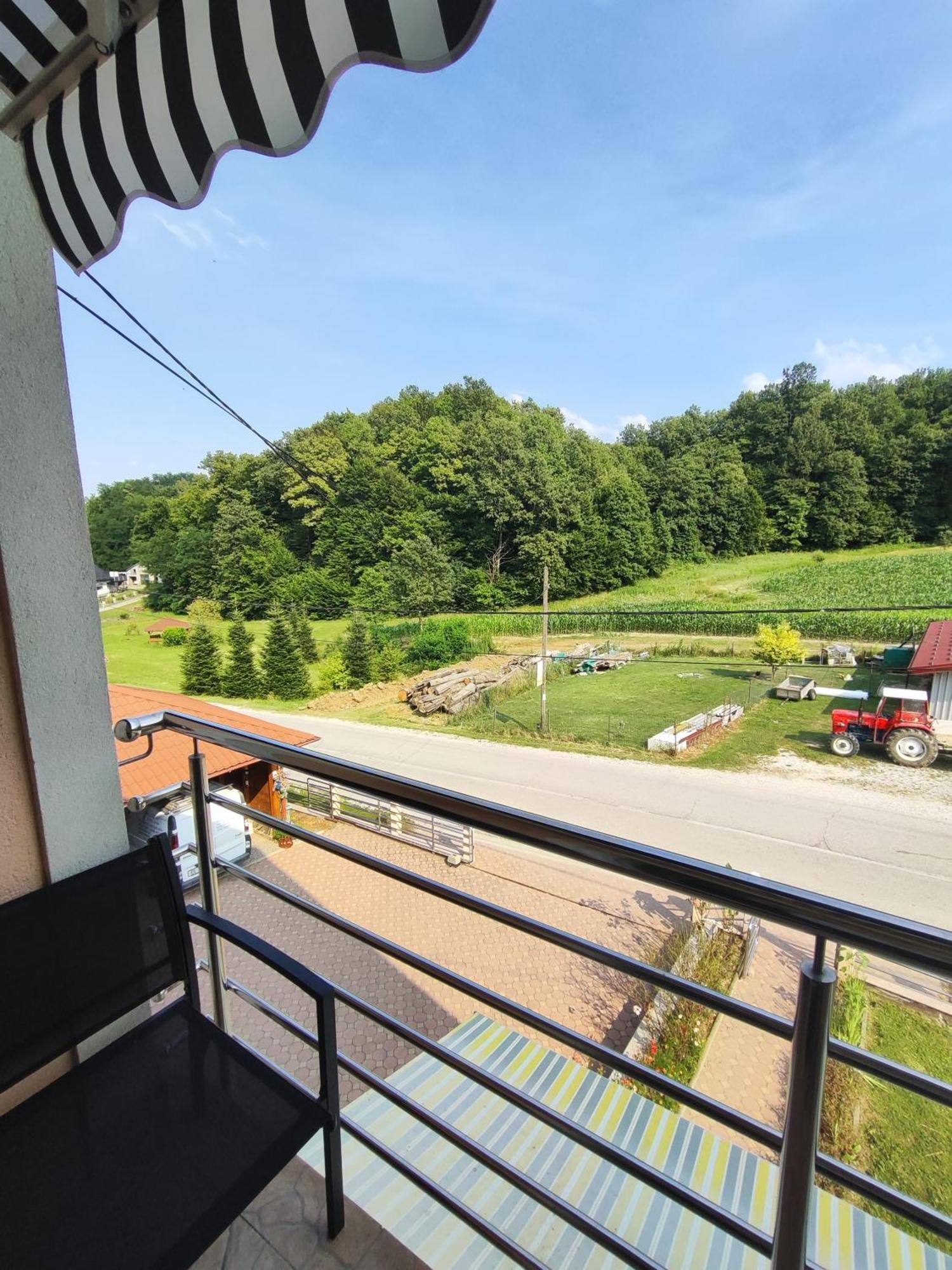 Happy Moments 1 Apartment Gornje Jesenje Exterior photo